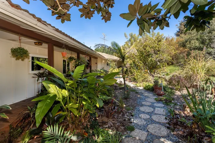 1418 Banyan Dr, Fallbrook, California 92028