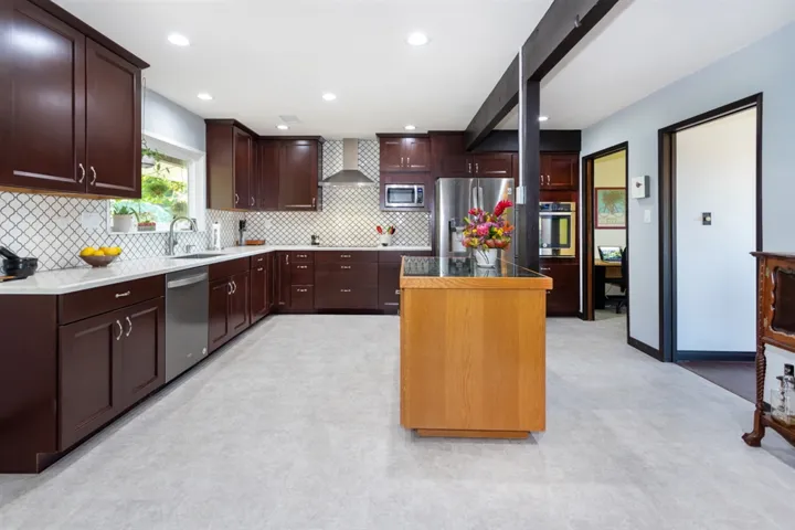 1418 Banyan Dr, Fallbrook, California 92028