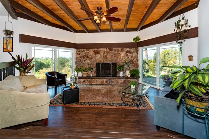 1418 Banyan Dr, Fallbrook, California 92028