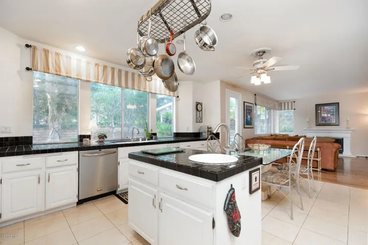 1790 Bronzewood Ct Newbury-large-012-018