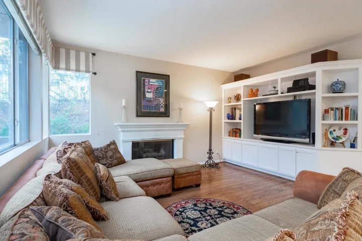 1790 Bronzewood Ct Newbury-large-005-006