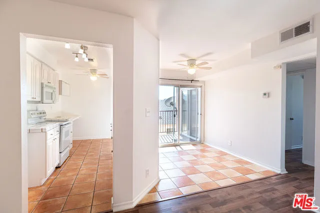 7641 Reseda 115-z, Reseda, California 91335
