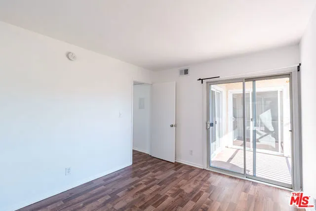 7641 Reseda 115-z, Reseda, California 91335