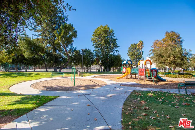 7641 Reseda 115-z, Reseda, California 91335