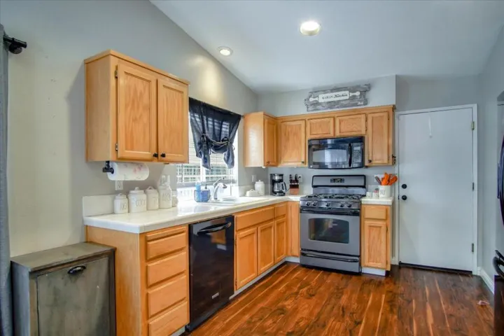 921 Paseo Drive, Hollister, California 95023