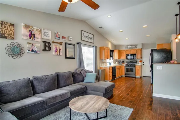 921 Paseo Drive, Hollister, California 95023