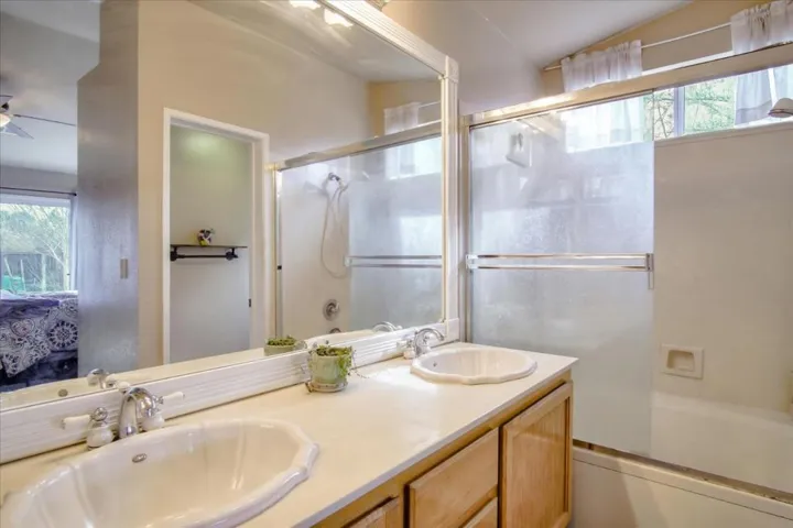 921 Paseo Drive, Hollister, California 95023