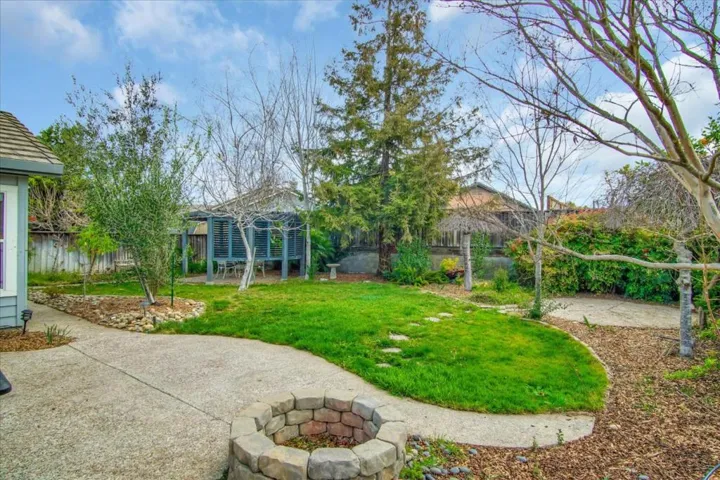 921 Paseo Drive, Hollister, California 95023