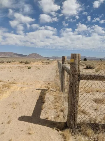 10969 Laura Lane, Lucerne Valley, California 92356