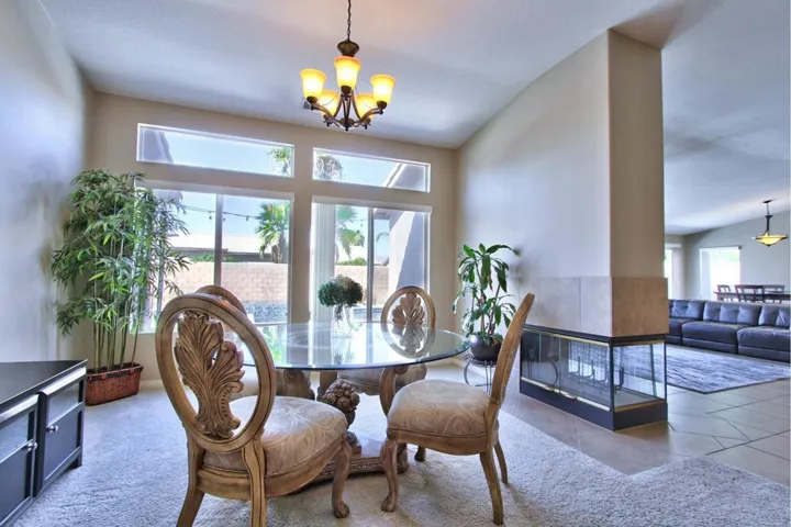 10-Dining Room