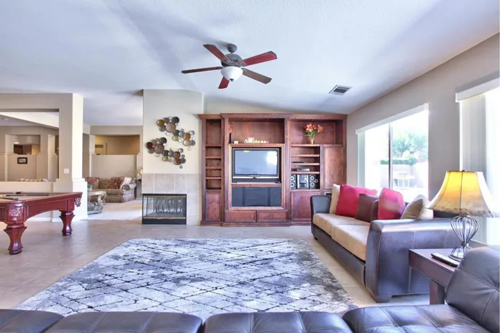 15-Family Room