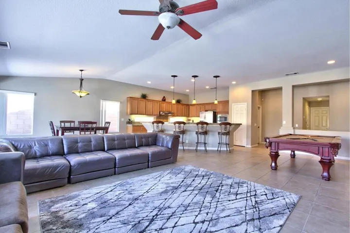 17-Family Room