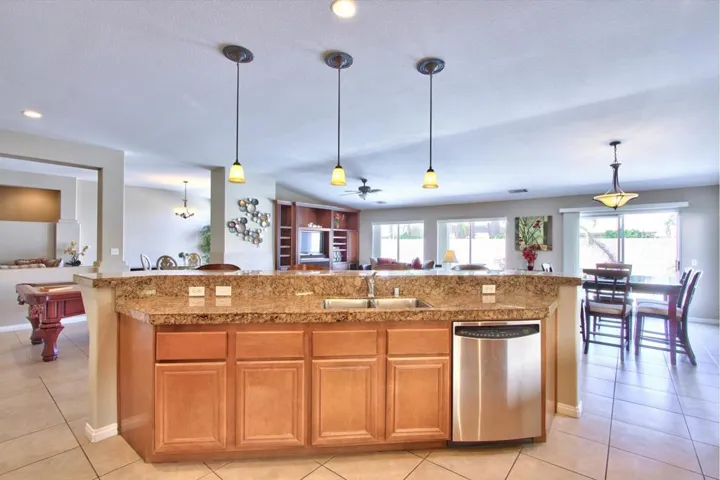 23-Kitchen