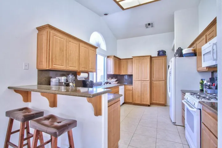 12-Kitchen