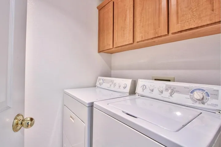 28-Laundry Room
