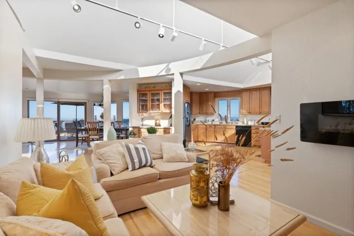 16950 Bohlman Road, Saratoga, California 95070