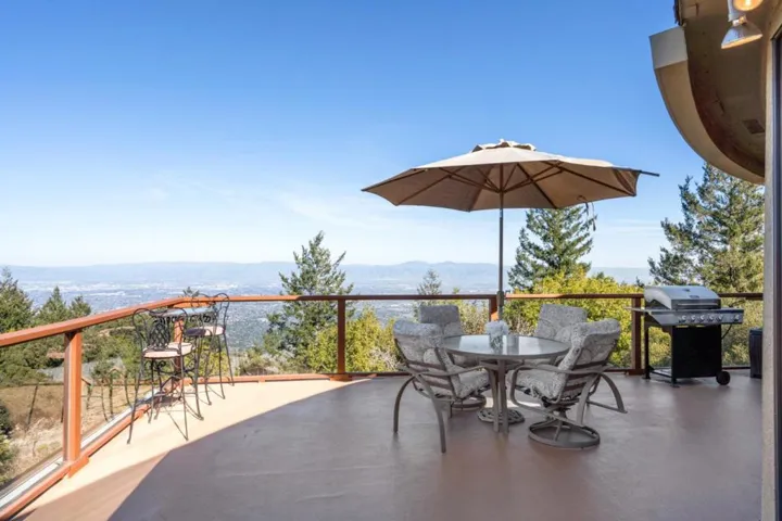 16950 Bohlman Road, Saratoga, California 95070