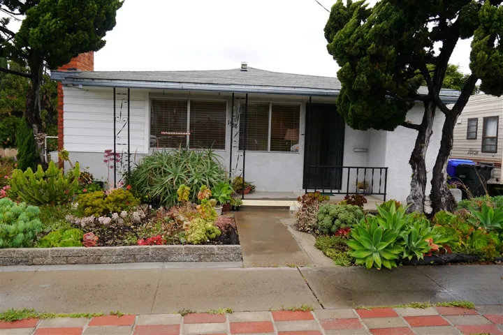 1568 Acheson St., San Diego, California 92111