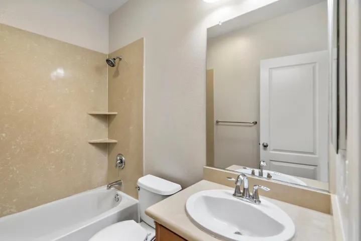 609 Boardwalk, San Jose, California 95112