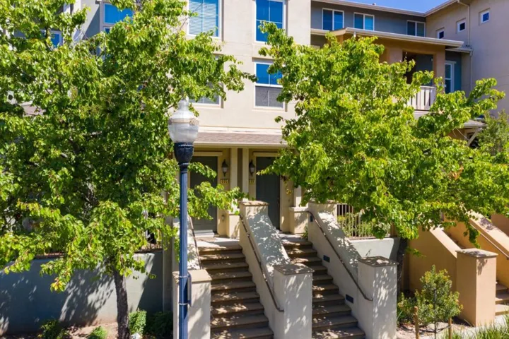 609 Boardwalk, San Jose, California 95112