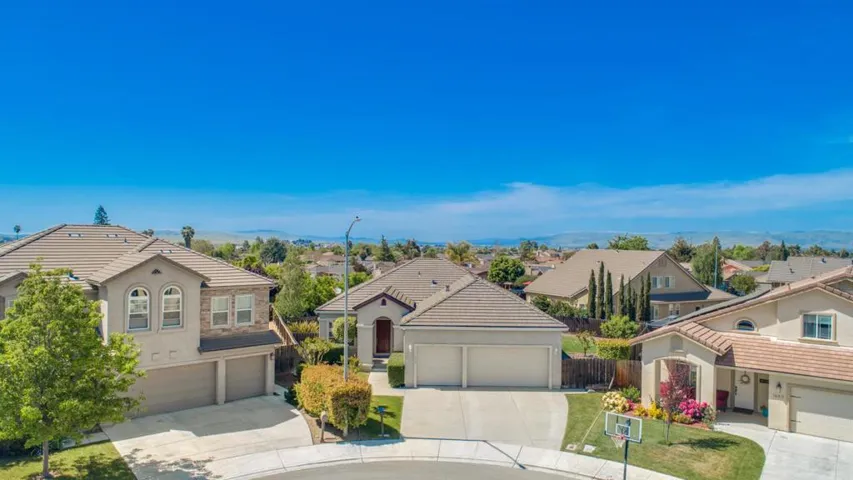 1670 Albany Court, Hollister, California 95023