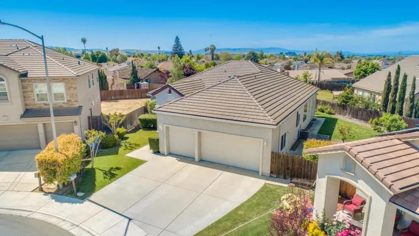 1670 Albany Court, Hollister, California 95023