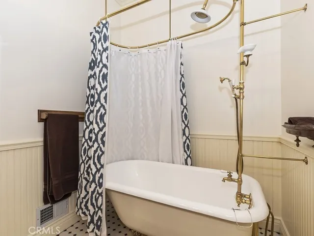 27511 Cedarwood Drive, Lake Arrowhead, California 92352