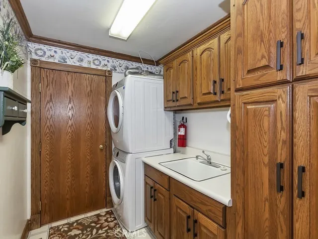 27511 Cedarwood Drive, Lake Arrowhead, California 92352