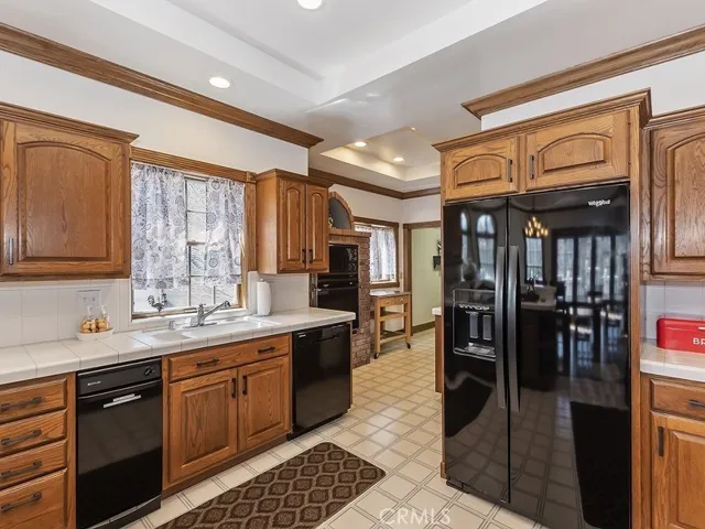 27511 Cedarwood Drive, Lake Arrowhead, California 92352