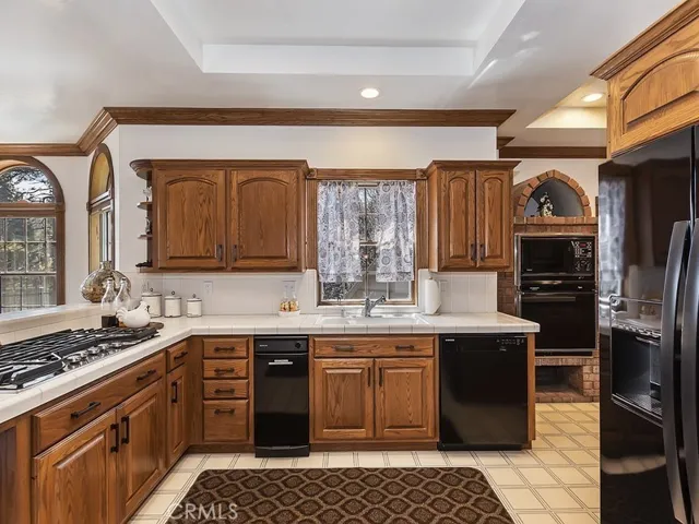 27511 Cedarwood Drive, Lake Arrowhead, California 92352