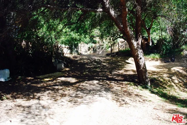 24 Montau Drive, Topanga, California 90290