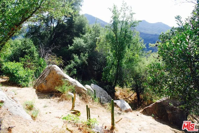 24 Montau Drive, Topanga, California 90290