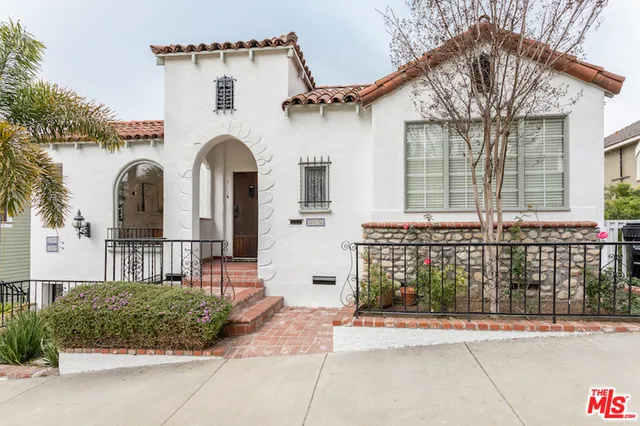 1128 W Edgeware Road 1/2, Silver Lake, California 90026
