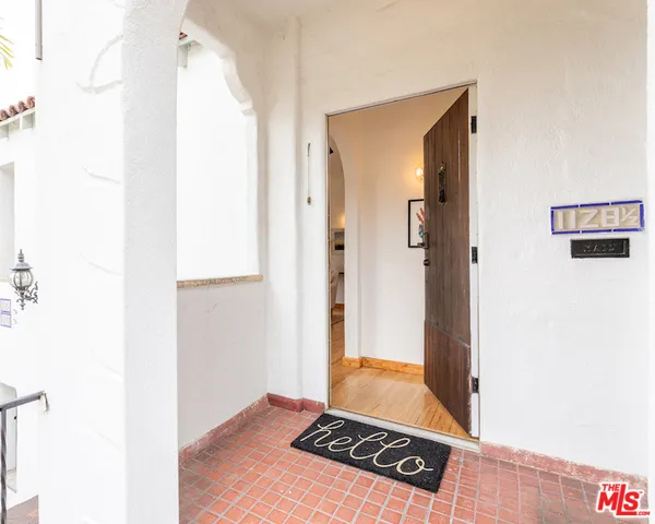 1128 W Edgeware Road 1/2, Silver Lake, California 90026