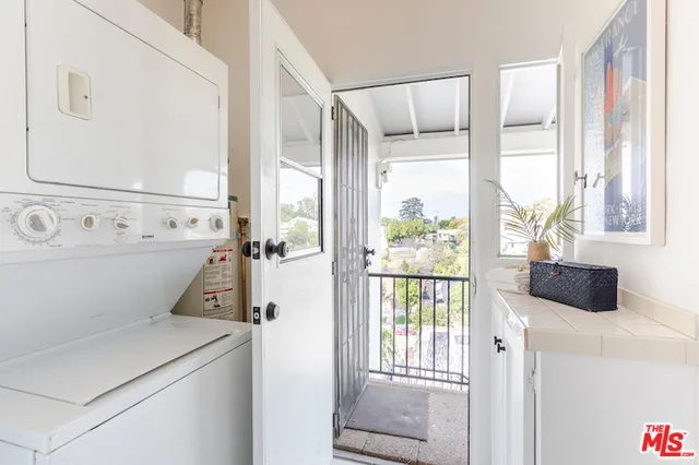 1128 W Edgeware Road 1/2, Silver Lake, California 90026