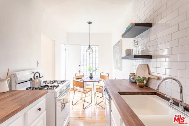 1128 W Edgeware Road 1/2, Silver Lake, California 90026