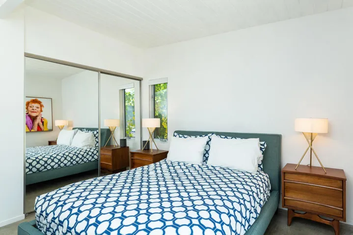 Corner front bedroom