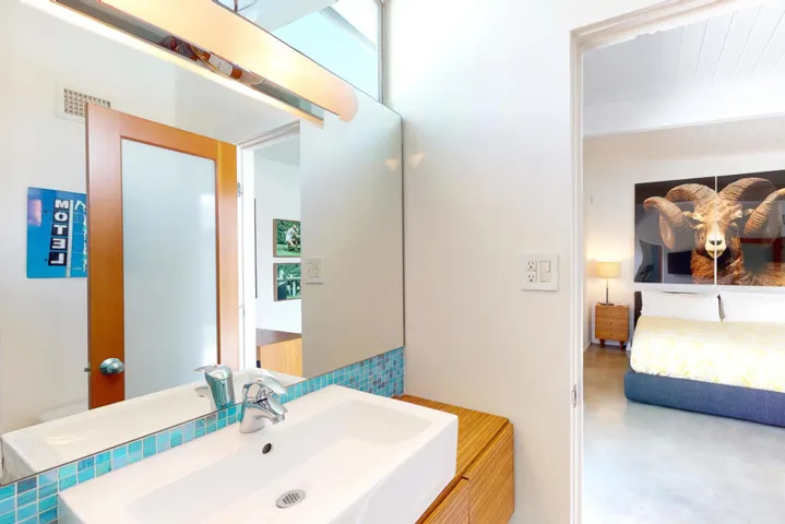 Owner's bath