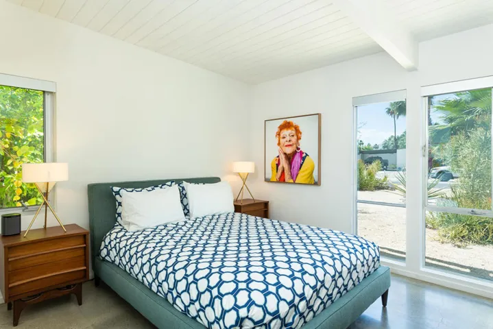 Corner front bedroom