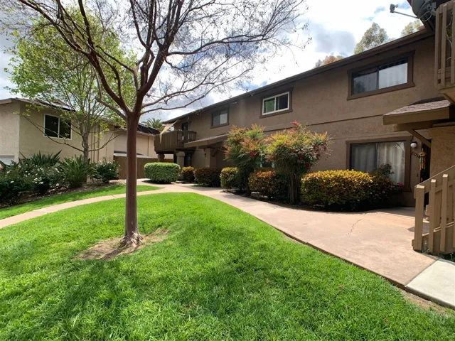 8032 Corte Del Sol, Santee, California 92071
