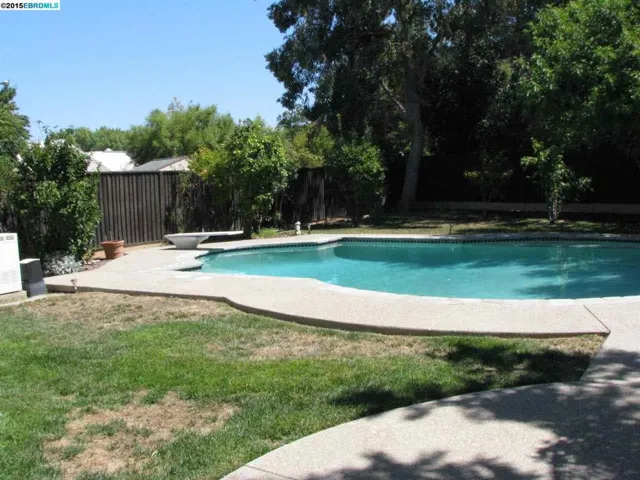 1290 Leaning Oak Dr, Brentwood, California 94513