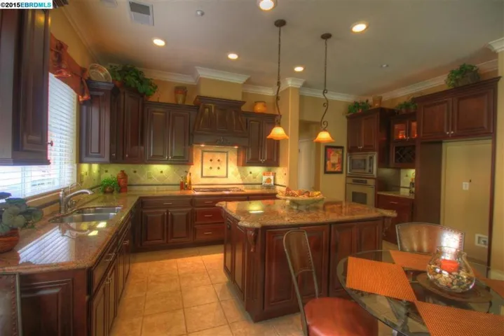 2532 Whittaker Court, Brentwood, California 94513-5042
