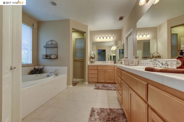 493 Lakeview Drive, Brentwood, California 94513