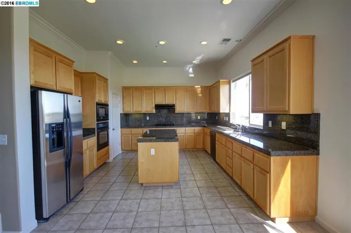 566 Thornhill Lane, Brentwood, California 94513