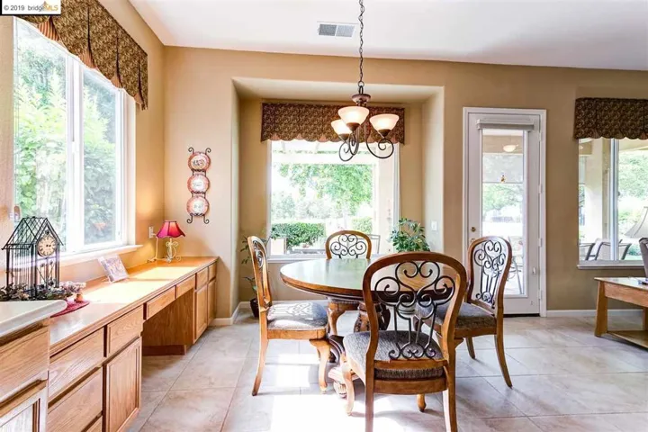 932 Suntan Lane, Brentwood, California 94513-5978