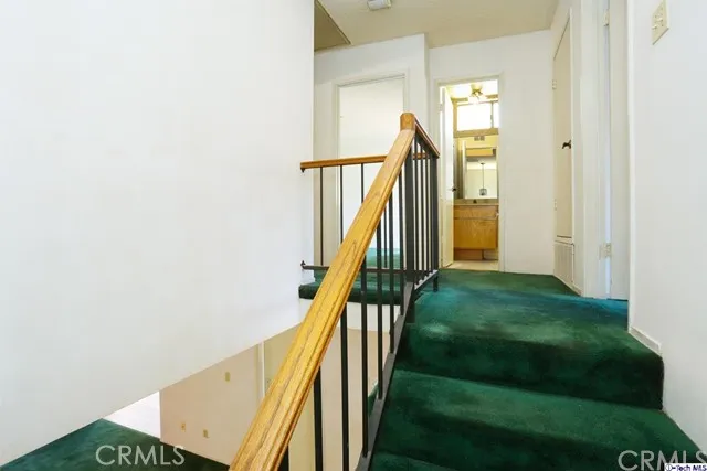 18319 Collins Street 16, Tarzana, California 91356
