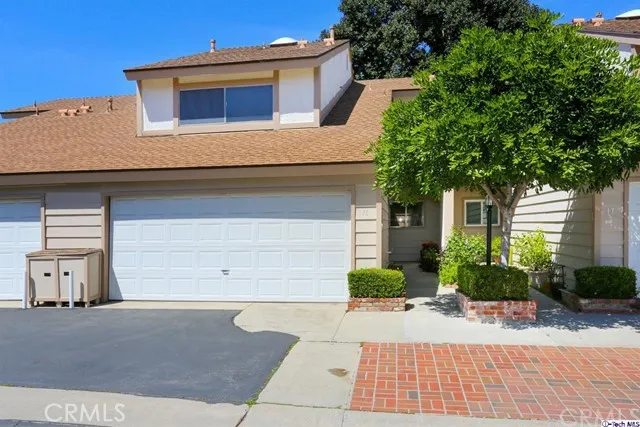 18319 Collins Street 16, Tarzana, California 91356