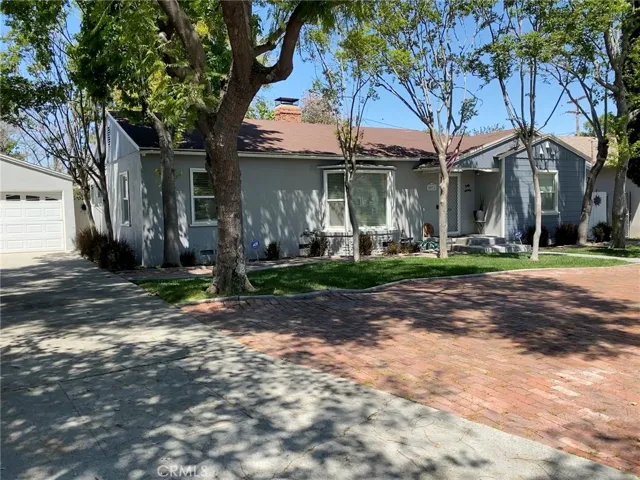 Front view of the property