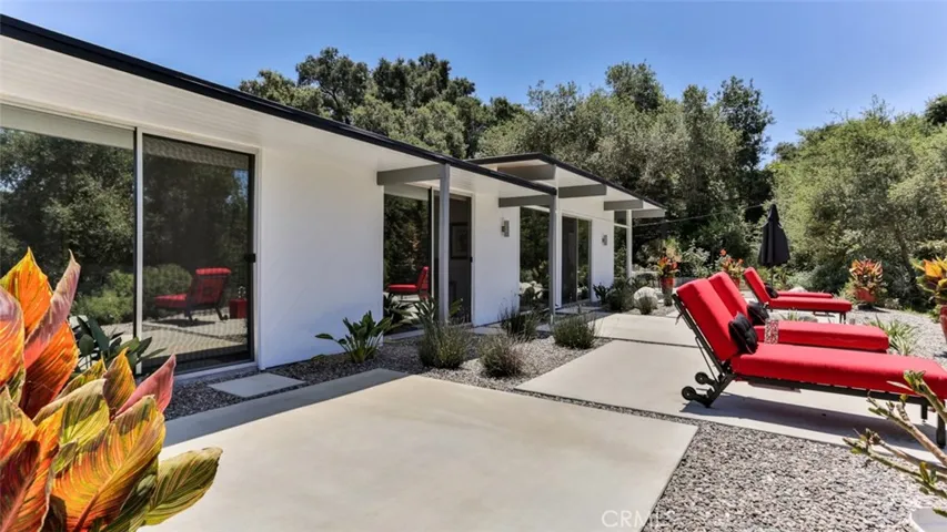 2096 Gird Road, Fallbrook, California 92028