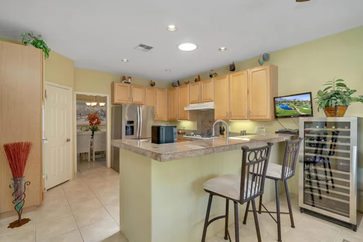 kitchen breakfast bar